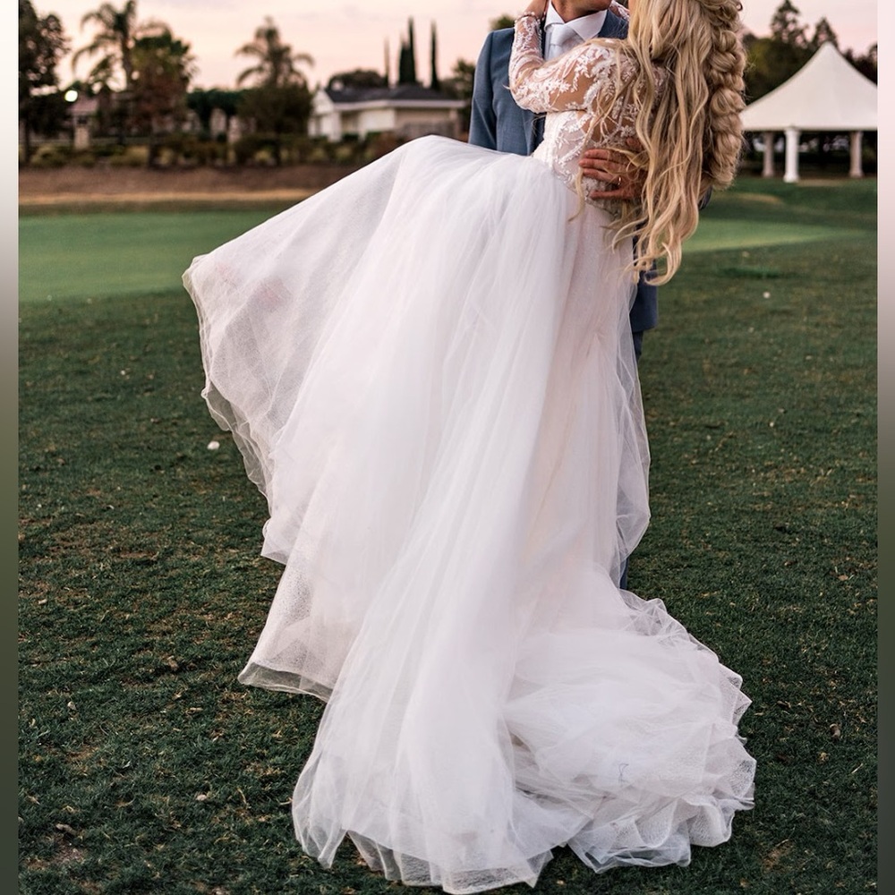 Milla Nova Wedding Dress - Picture 9 of 11